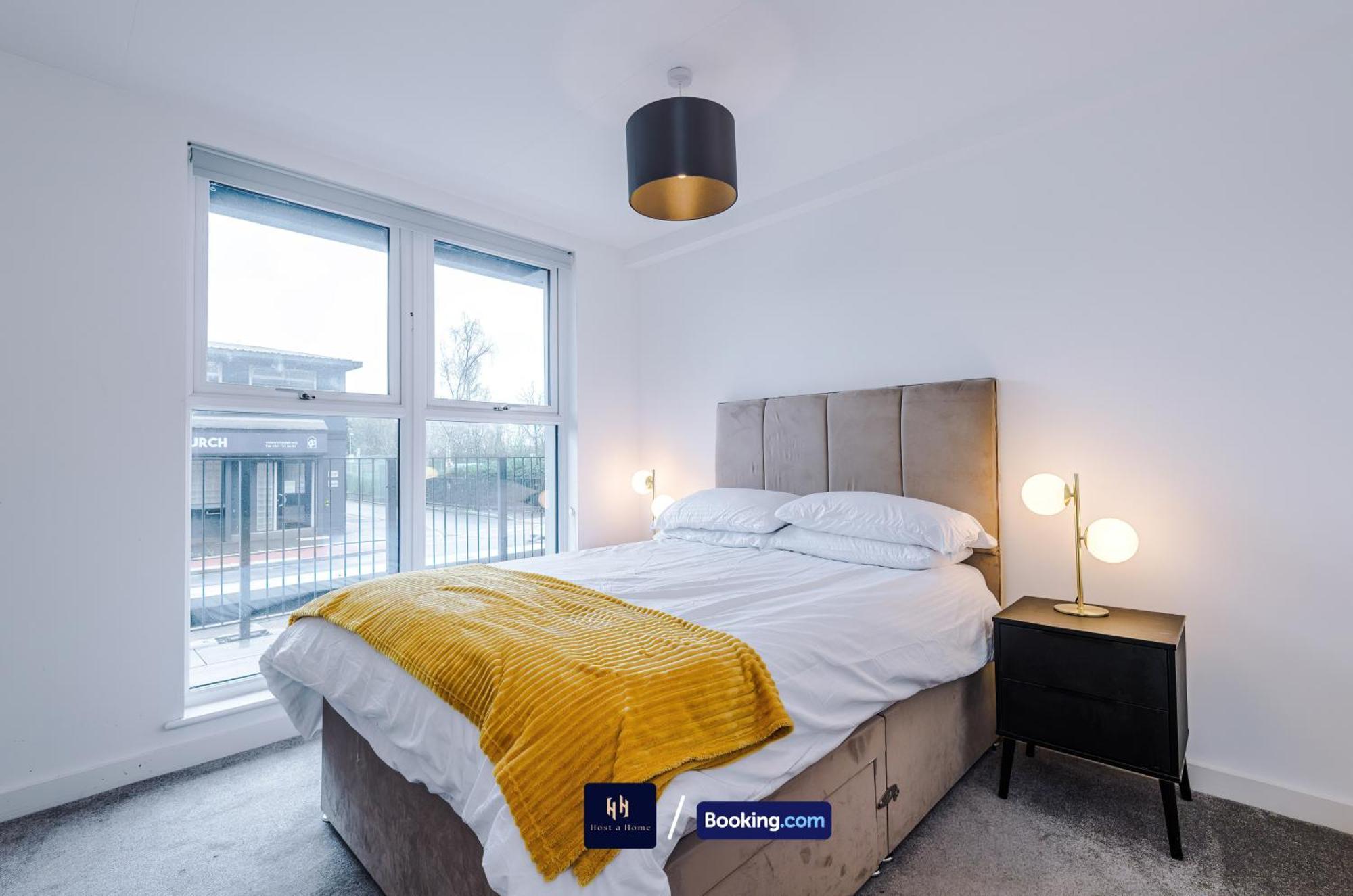 Modern 2 Bed Apartment With Balcony By Host A Home Manchester Esterno foto