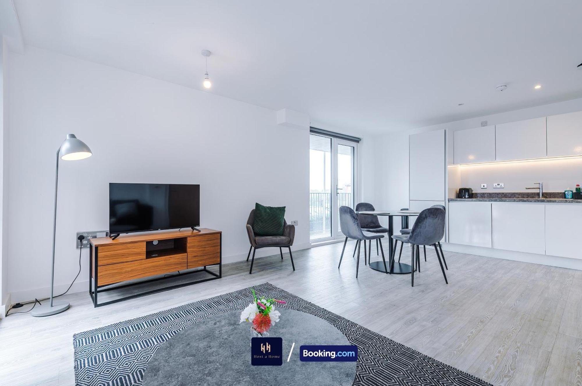 Modern 2 Bed Apartment With Balcony By Host A Home Manchester Esterno foto